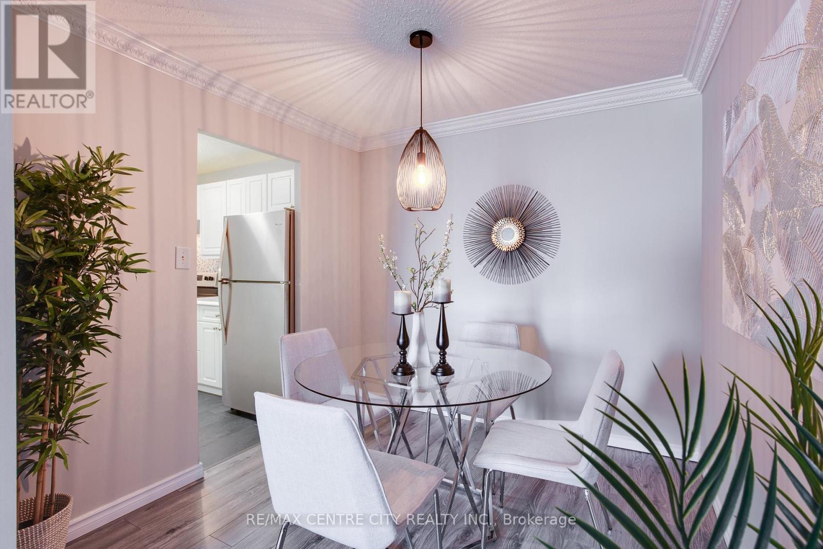 812 - 45 Pond Mills Road, London South (South J), Ontario  N5Z 4W5 - Photo 12 - X12489812