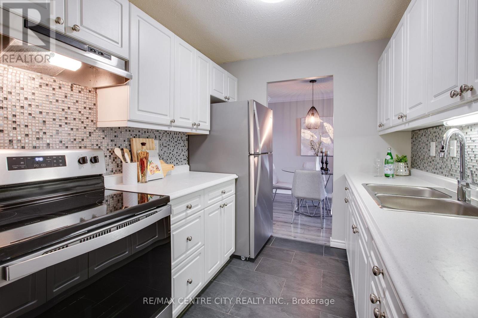 812 - 45 Pond Mills Road, London South (South J), Ontario  N5Z 4W5 - Photo 16 - X12489812