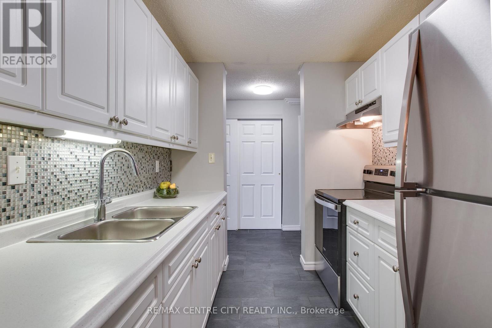 812 - 45 Pond Mills Road, London South (South J), Ontario  N5Z 4W5 - Photo 14 - X12489812