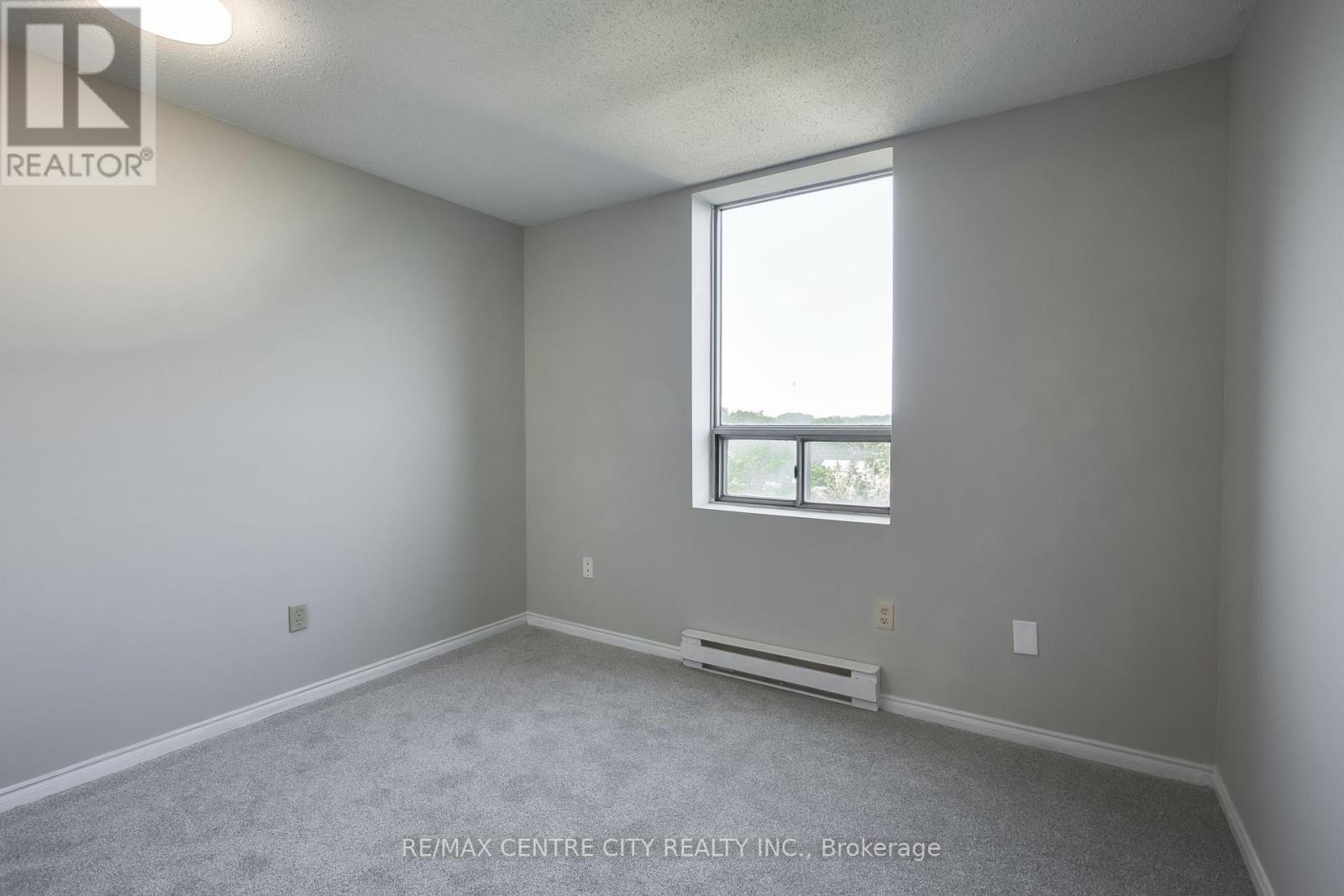 812 - 45 Pond Mills Road, London South (South J), Ontario  N5Z 4W5 - Photo 17 - X12489812