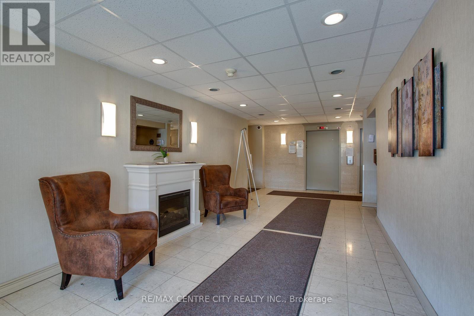 812 - 45 Pond Mills Road, London South (South J), Ontario  N5Z 4W5 - Photo 24 - X12489812