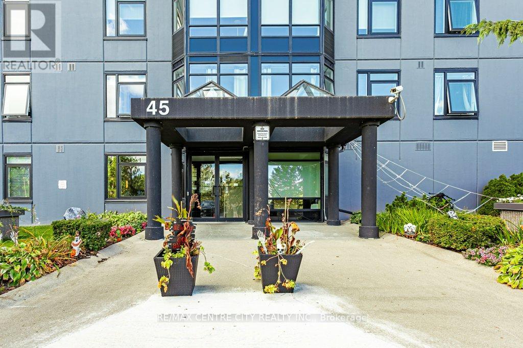 812 - 45 Pond Mills Road, London South (South J), Ontario  N5Z 4W5 - Photo 4 - X12489812