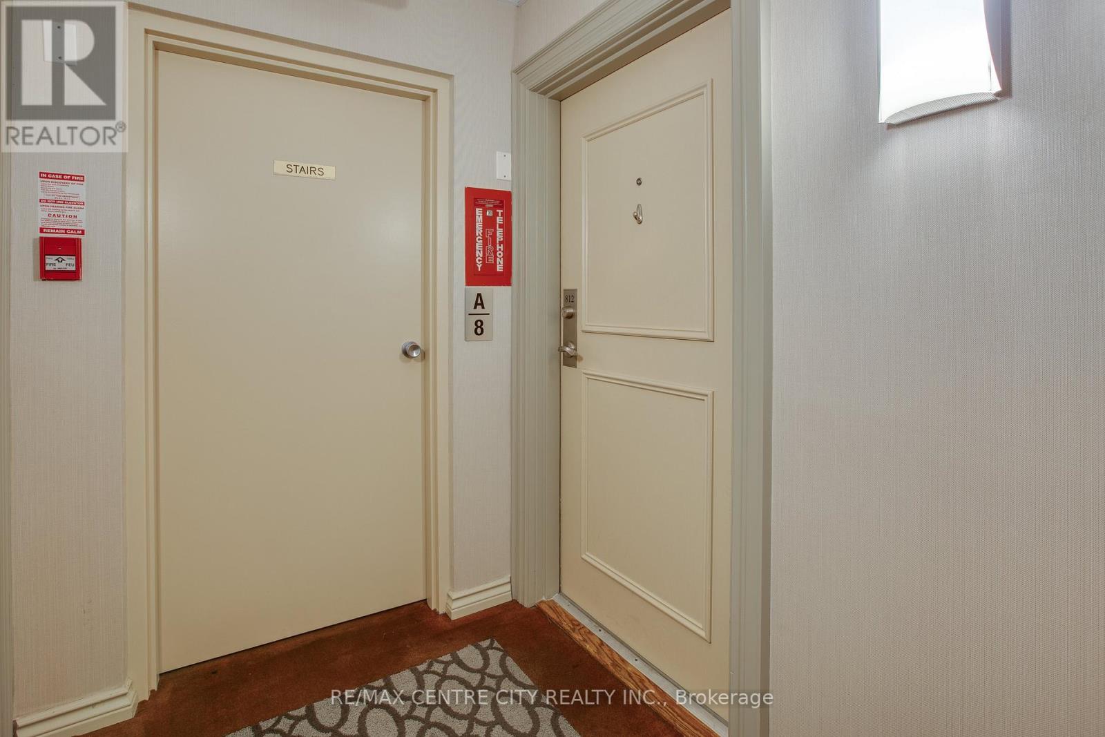 812 - 45 Pond Mills Road, London South (South J), Ontario  N5Z 4W5 - Photo 6 - X12489812