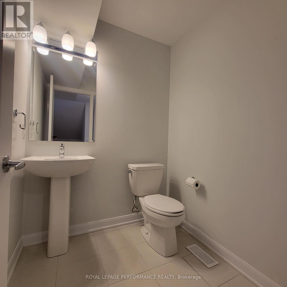 807 Arcadian Private, Ottawa, Ontario  K2T 0R8 - Photo 11 - X12445346