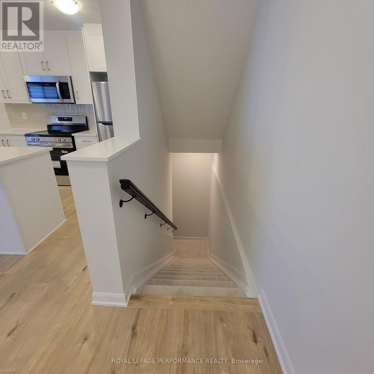 807 Arcadian Private, Ottawa, Ontario  K2T 0R8 - Photo 13 - X12445346
