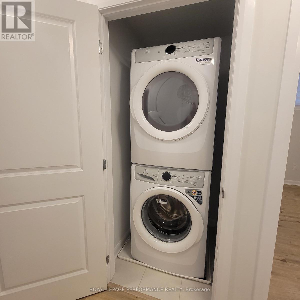 807 Arcadian Private, Ottawa, Ontario  K2T 0R8 - Photo 21 - X12445346