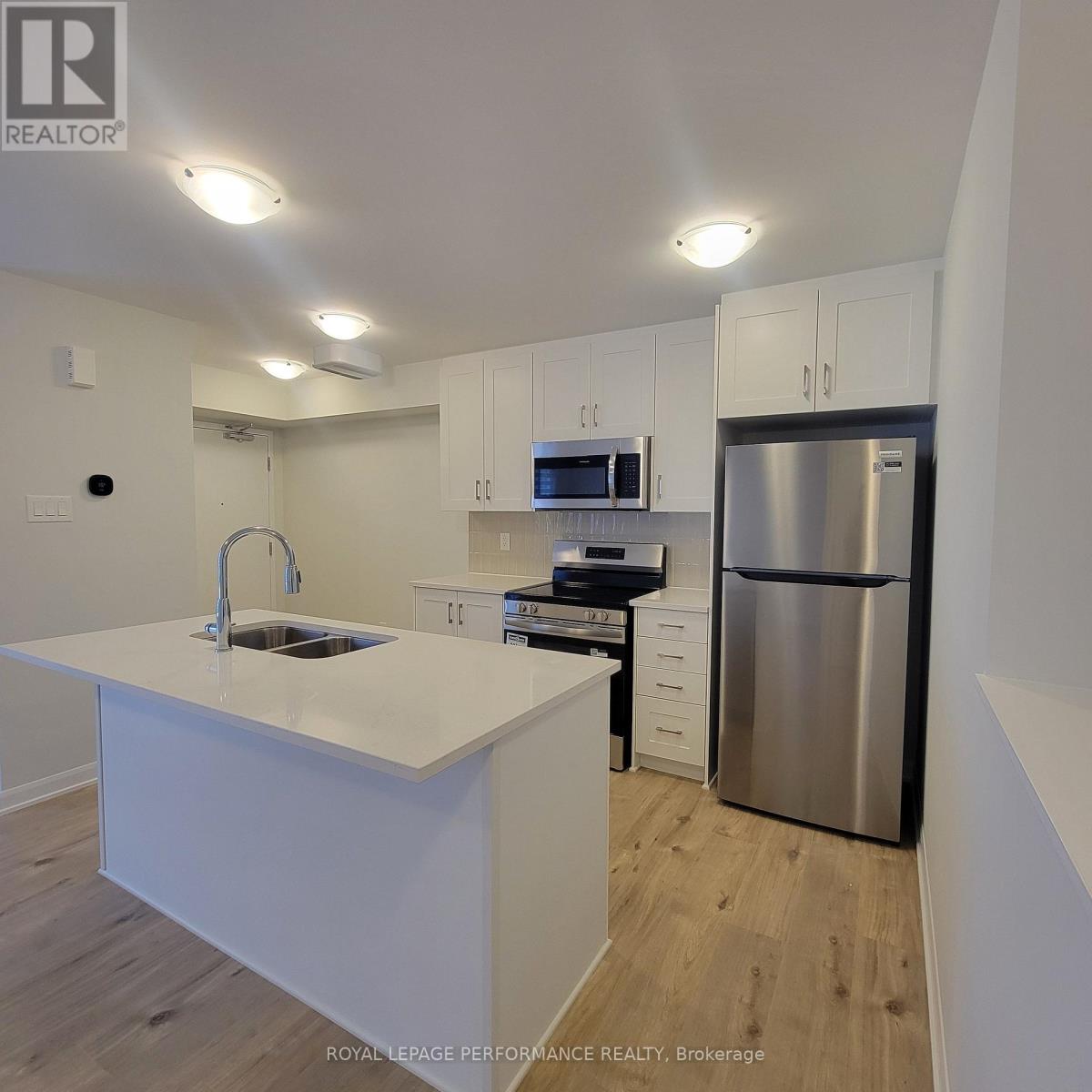 807 Arcadian Private, Ottawa, Ontario  K2T 0R8 - Photo 4 - X12445346