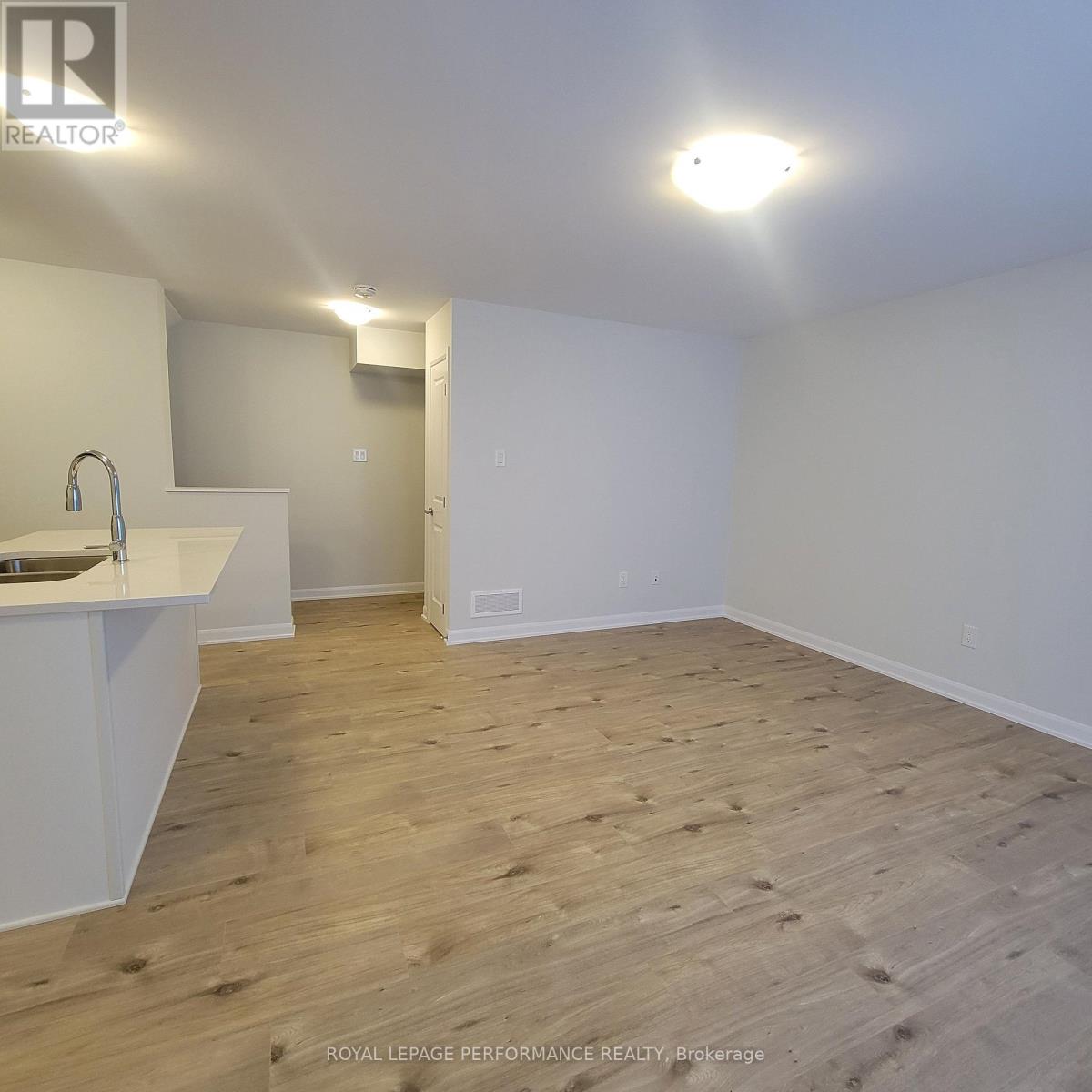 807 Arcadian Private, Ottawa, Ontario  K2T 0R8 - Photo 9 - X12445346