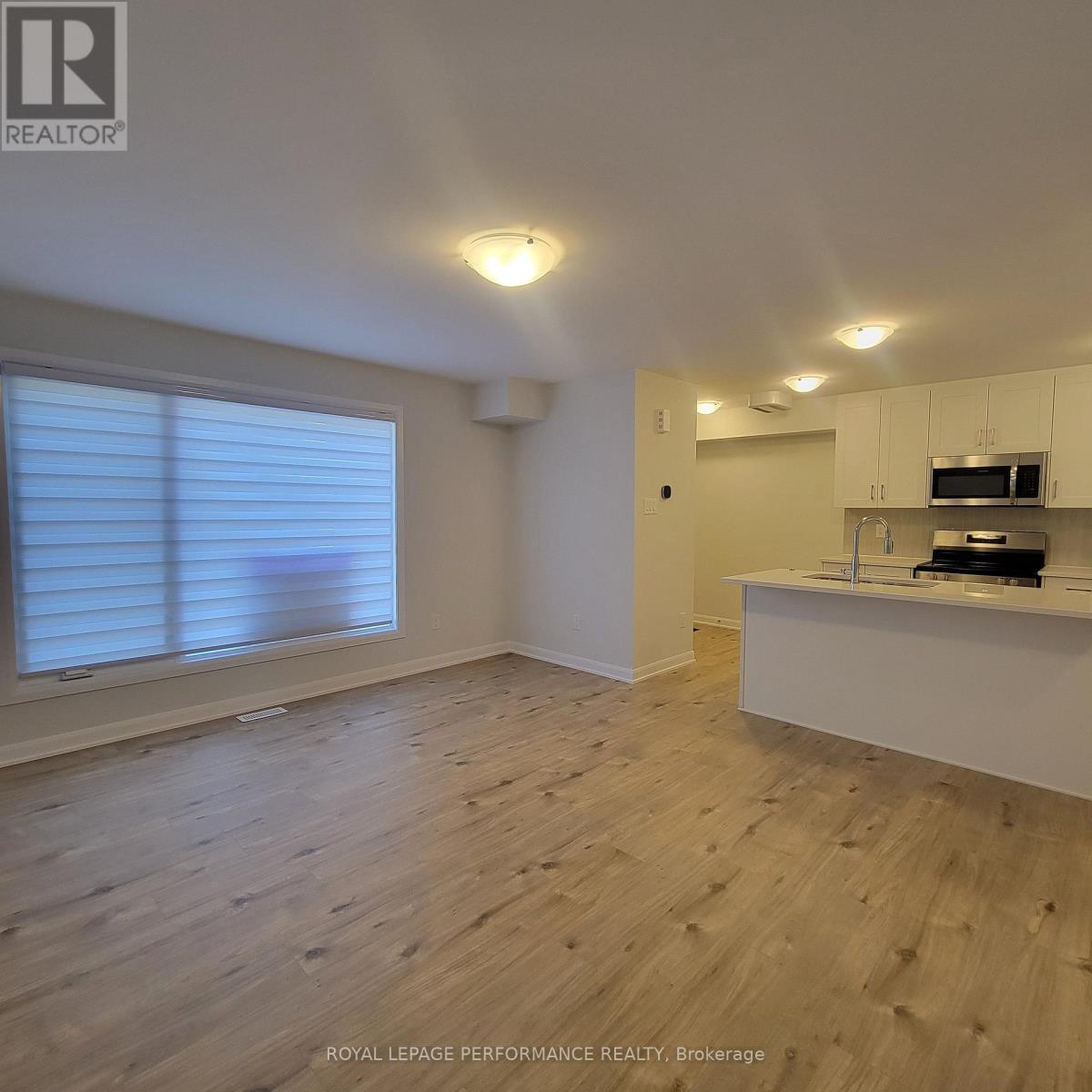 807 Arcadian Private, Ottawa, Ontario  K2T 0R8 - Photo 7 - X12445346