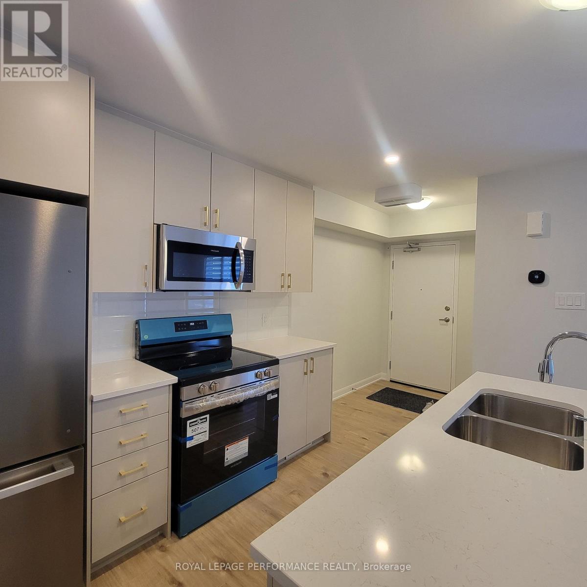 809 Arcadian Private, Ottawa, Ontario  K2T 0S8 - Photo 5 - X12454298