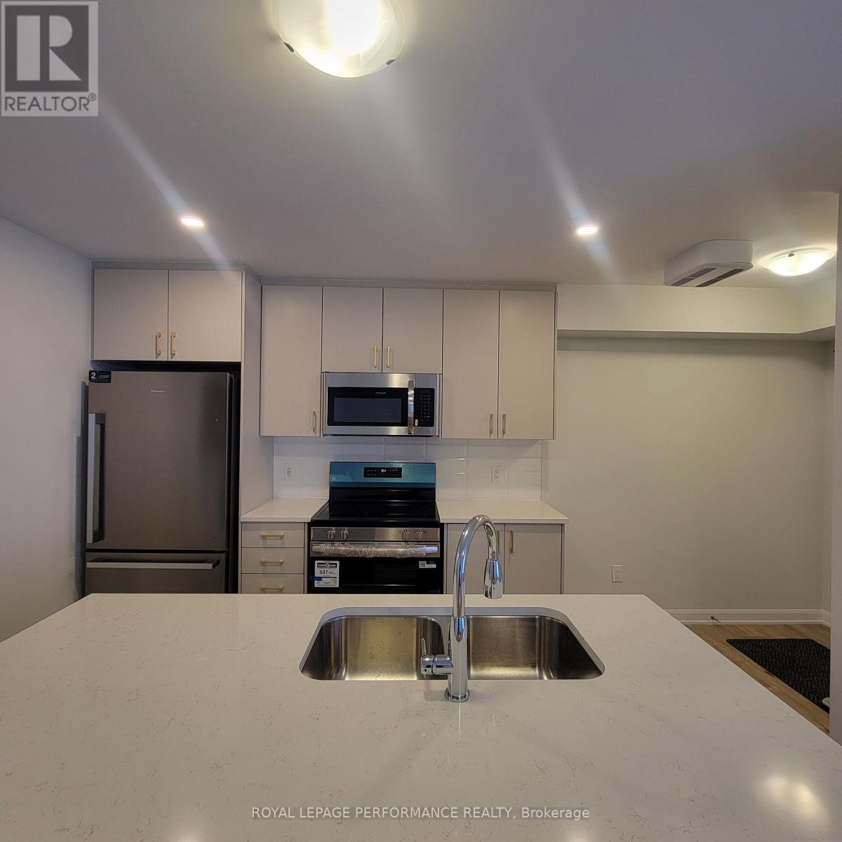 809 Arcadian Private, Ottawa, Ontario  K2T 0S8 - Photo 4 - X12454298