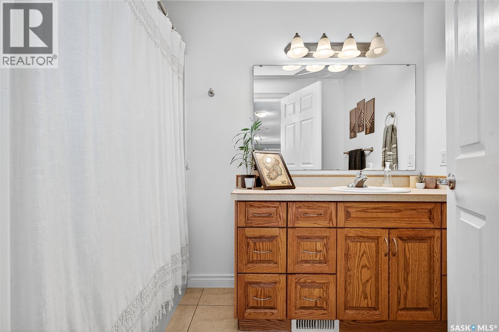 1143 6th Avenue Nw, Moose Jaw, Saskatchewan  S6H 4A7 - Photo 21 - SK021844