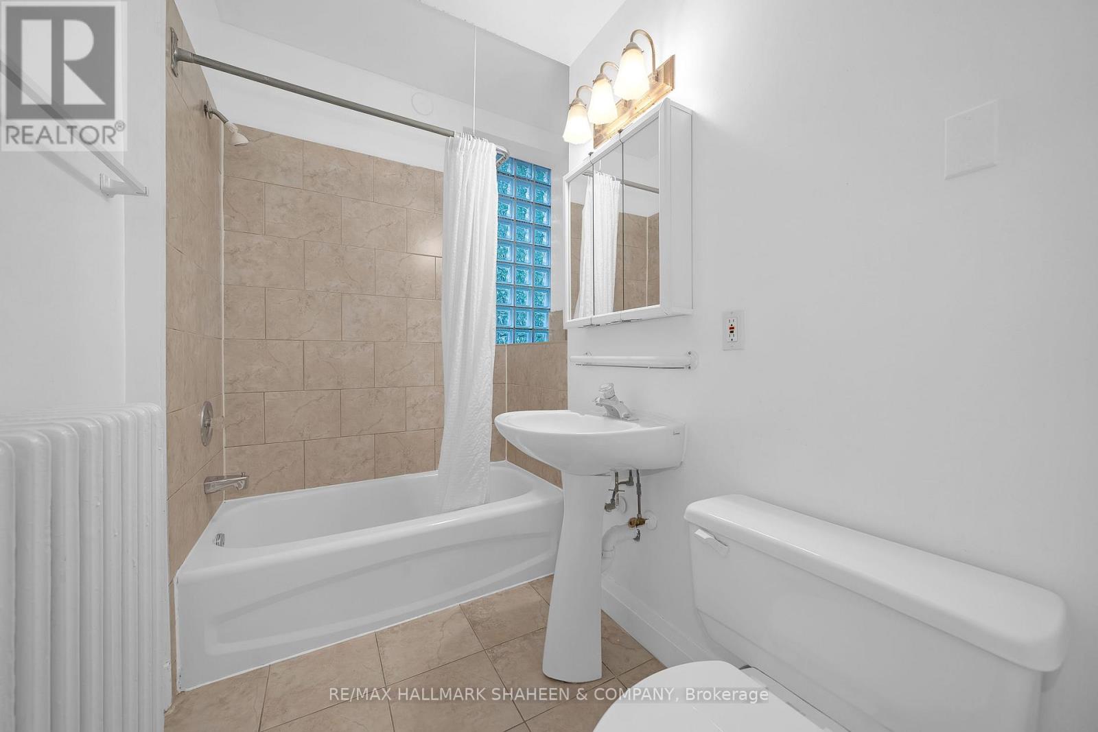 1 - 16 Foxbar Road, Toronto, Ontario  M4V 2G6 - Photo 12 - C12484454