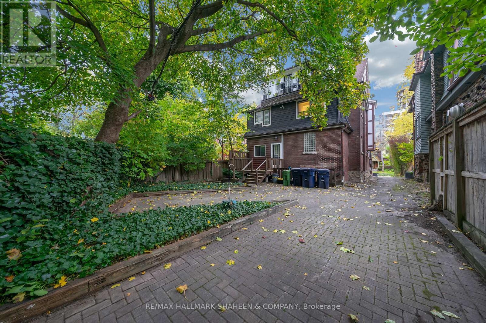 1 - 16 Foxbar Road, Toronto, Ontario  M4V 2G6 - Photo 15 - C12484454