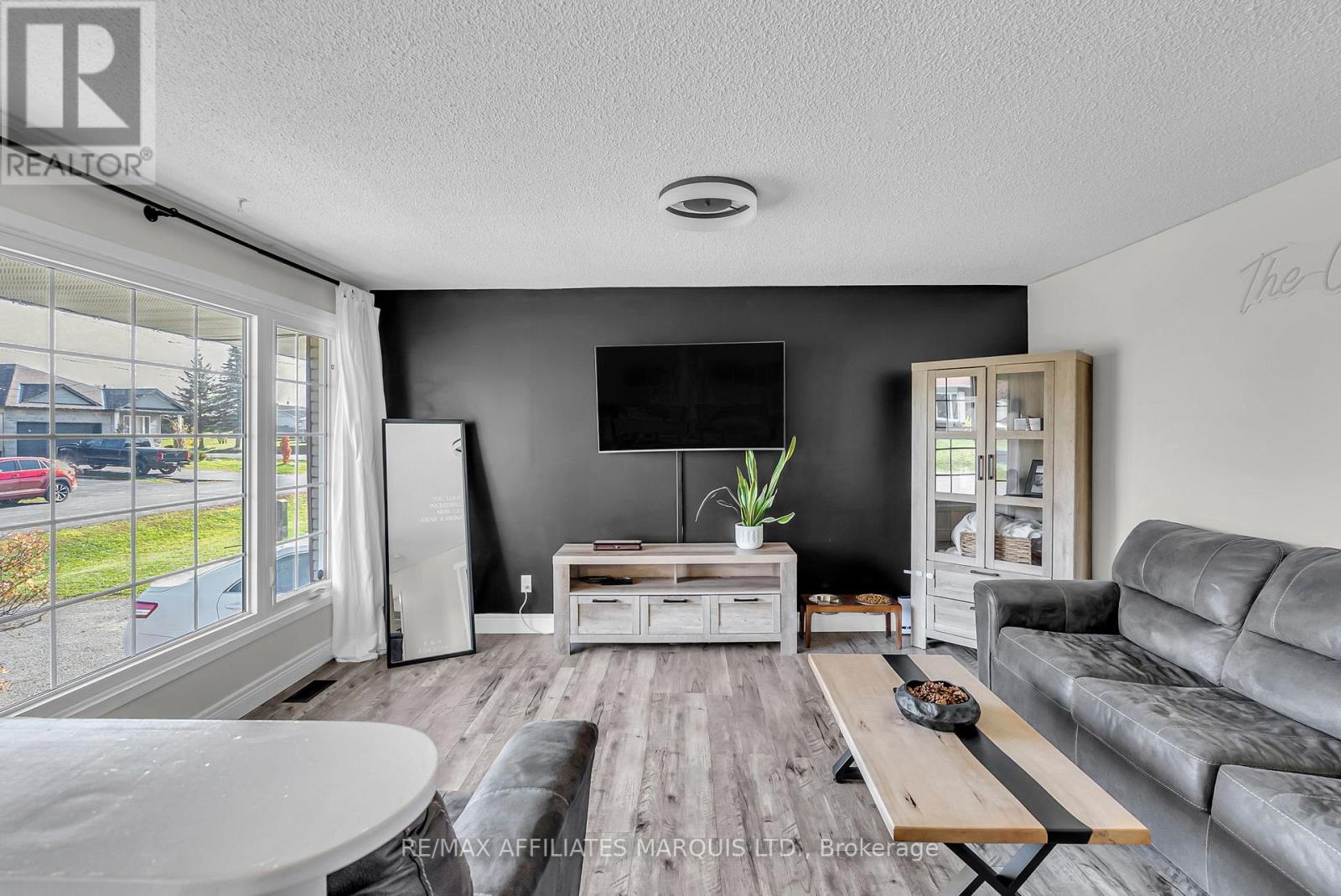 3310 Poirier Avenue, Cornwall, Ontario  K6K 1E1 - Photo 5 - X12489988