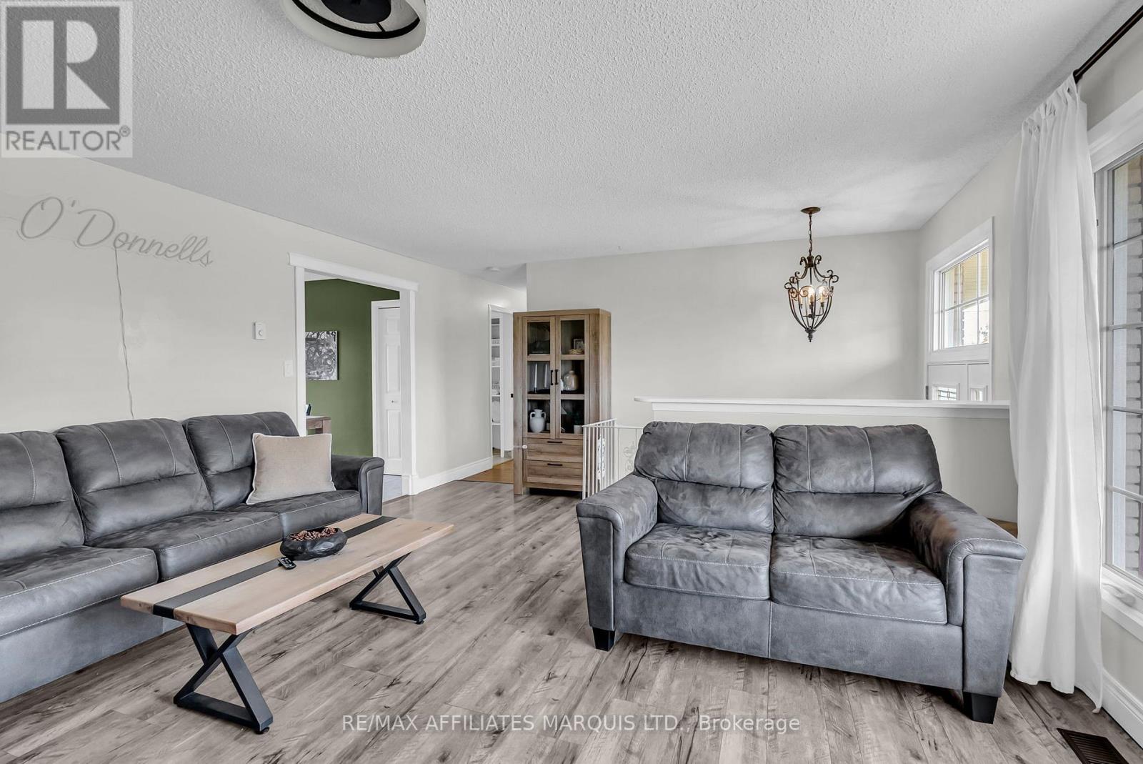 3310 Poirier Avenue, Cornwall, Ontario  K6K 1E1 - Photo 6 - X12489988