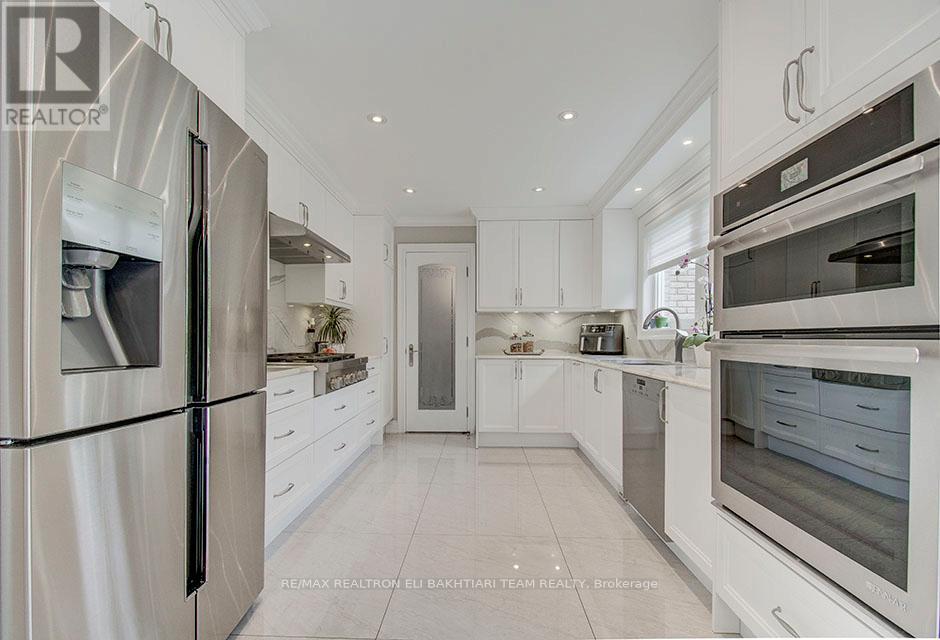 5 Bamboo Grove, Toronto, Ontario  M3B 2C6 - Photo 18 - C12489872