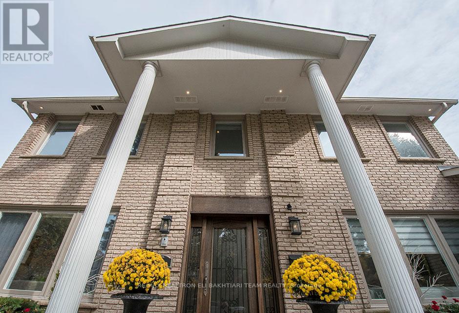 5 Bamboo Grove, Toronto, Ontario  M3B 2C6 - Photo 2 - C12489872