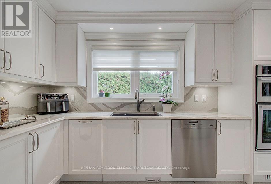 5 Bamboo Grove, Toronto, Ontario  M3B 2C6 - Photo 20 - C12489872