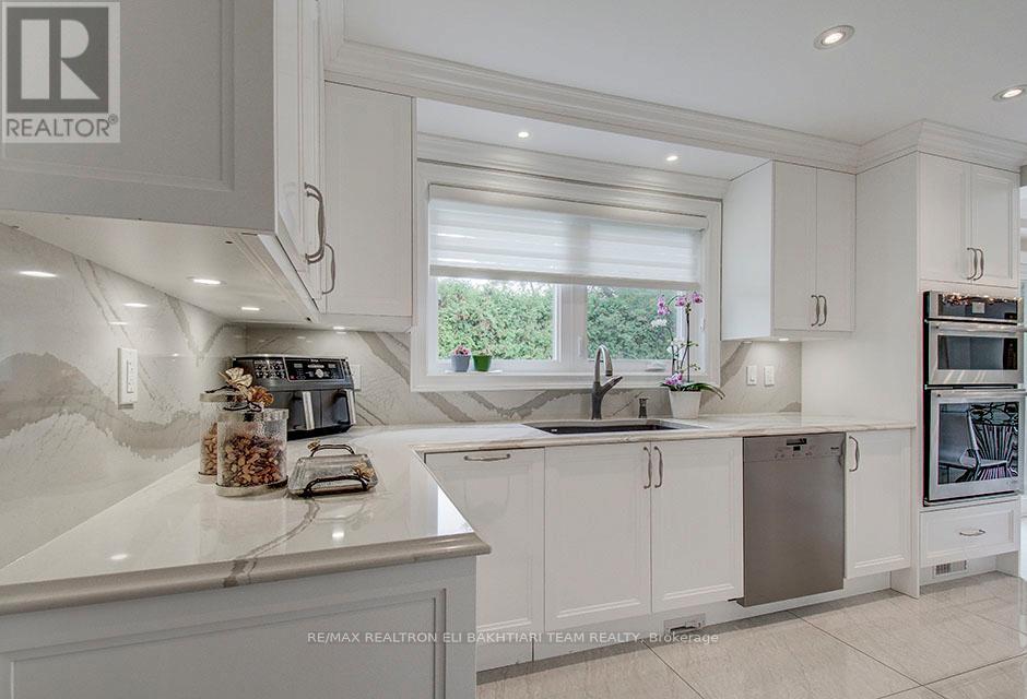 5 Bamboo Grove, Toronto, Ontario  M3B 2C6 - Photo 21 - C12489872