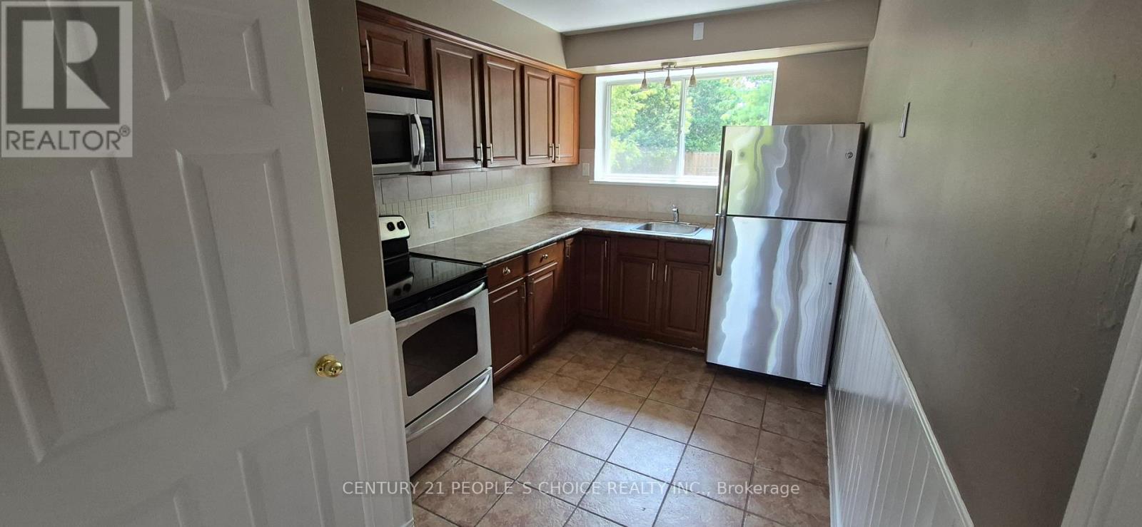 88 Vista Boulevard, Mississauga, Ontario  L5M 1V7 - Photo 2 - W12488992