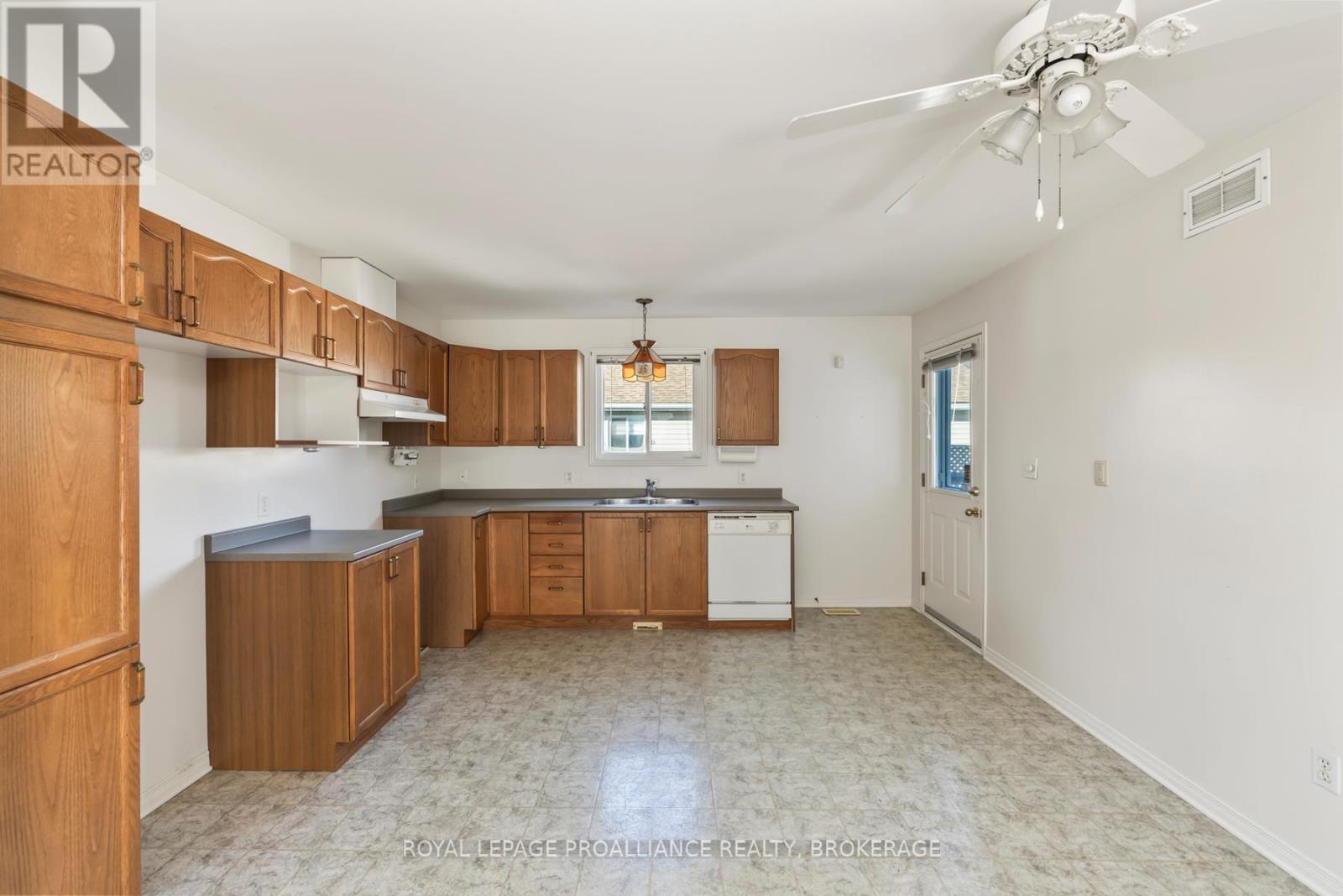 214 Ellesmeer Avenue, Kingston (City Northwest), Ontario  K7P 3E4 - Photo 11 - X12489986