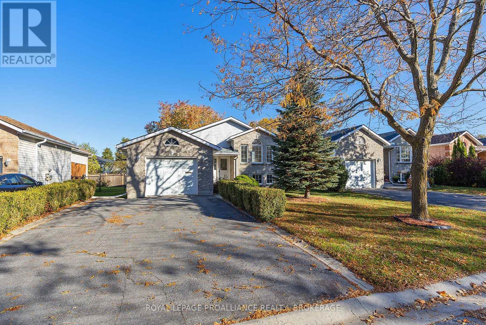 214 Ellesmeer Avenue, Kingston (City Northwest), Ontario  K7P 3E4 - Photo 3 - X12489986