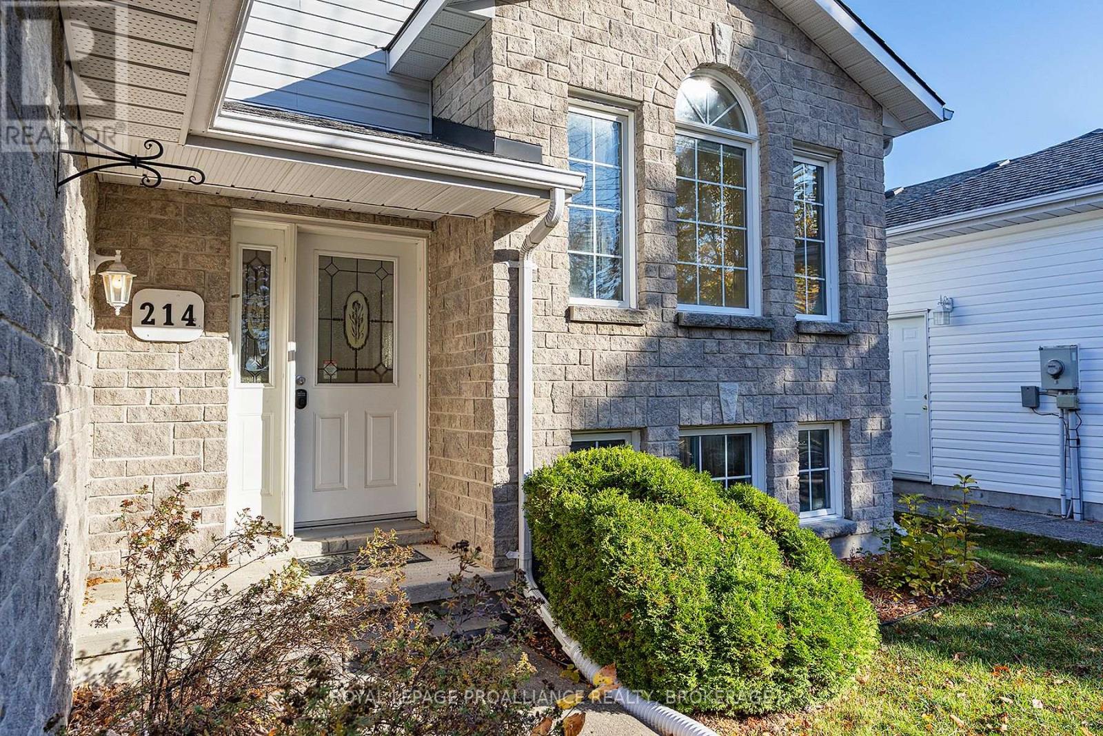 214 Ellesmeer Avenue, Kingston (City Northwest), Ontario  K7P 3E4 - Photo 4 - X12489986