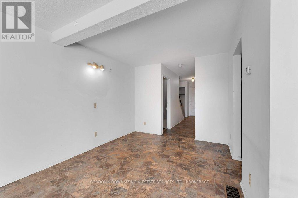 45 - 39 Coventry Crescent, Kingston (West Of Sir John A. Blvd), Ontario  K7M 7S8 - Photo 10 - X12490034