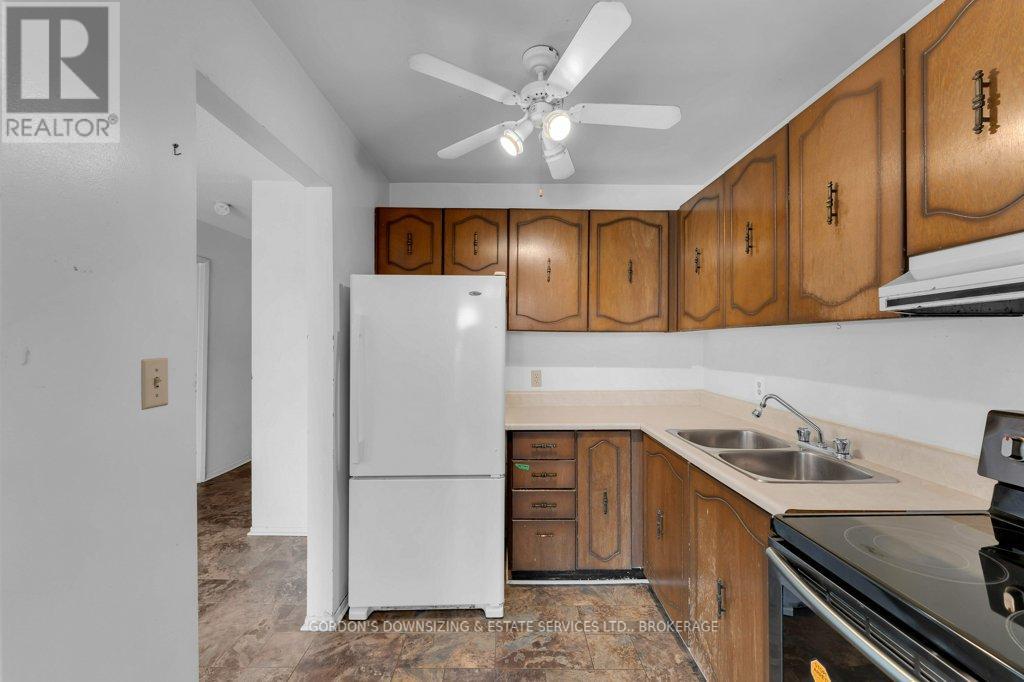 45 - 39 Coventry Crescent, Kingston (West Of Sir John A. Blvd), Ontario  K7M 7S8 - Photo 11 - X12490034