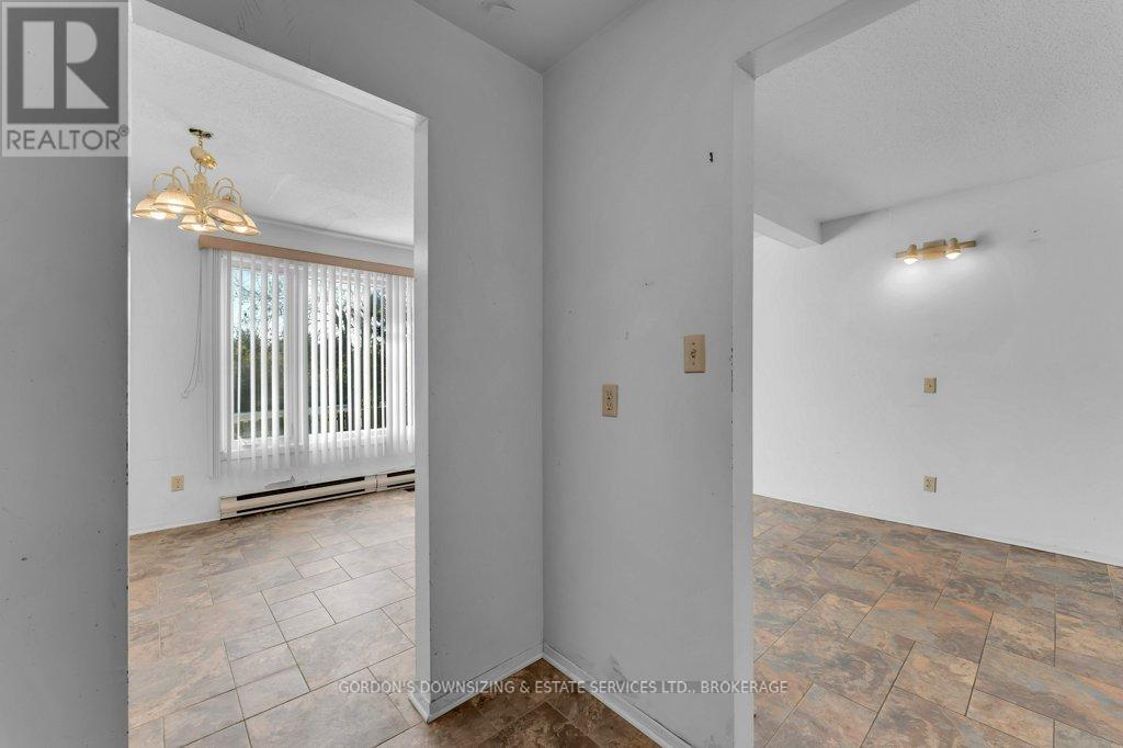 45 - 39 Coventry Crescent, Kingston (West Of Sir John A. Blvd), Ontario  K7M 7S8 - Photo 14 - X12490034