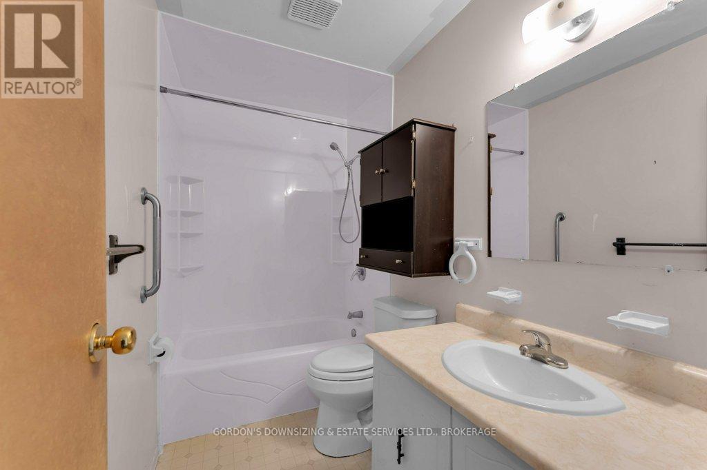 45 - 39 Coventry Crescent, Kingston (West Of Sir John A. Blvd), Ontario  K7M 7S8 - Photo 25 - X12490034