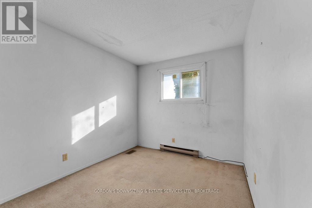 45 - 39 Coventry Crescent, Kingston (West Of Sir John A. Blvd), Ontario  K7M 7S8 - Photo 27 - X12490034