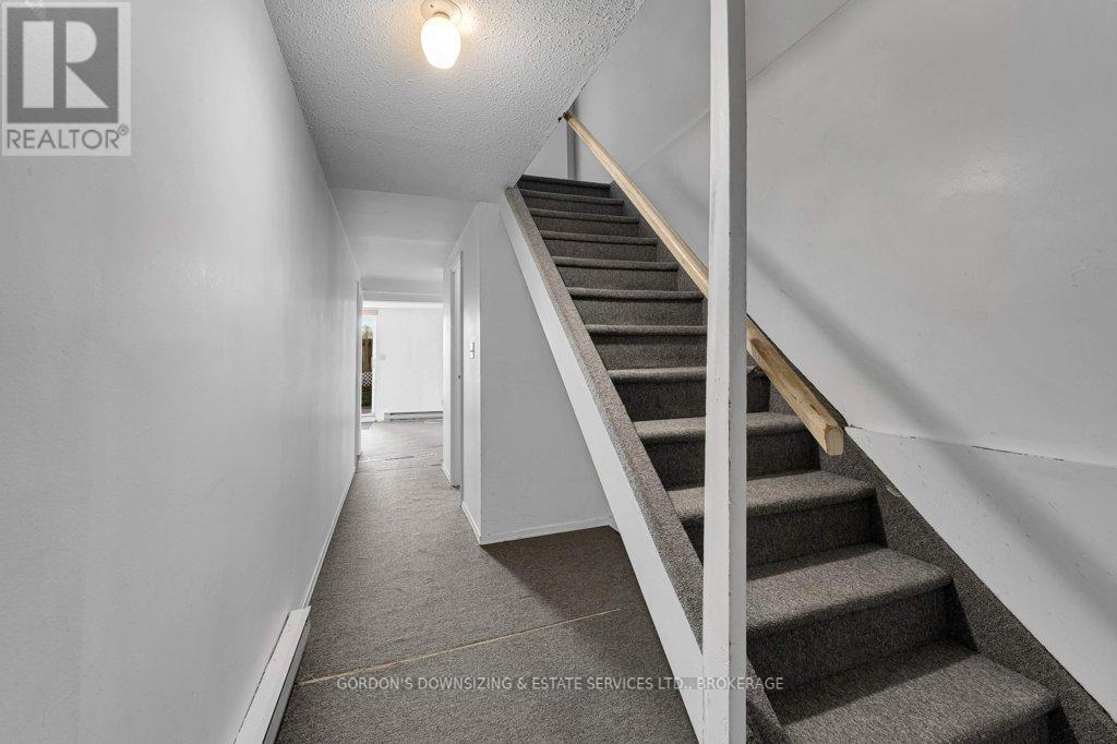 45 - 39 Coventry Crescent, Kingston (West Of Sir John A. Blvd), Ontario  K7M 7S8 - Photo 32 - X12490034