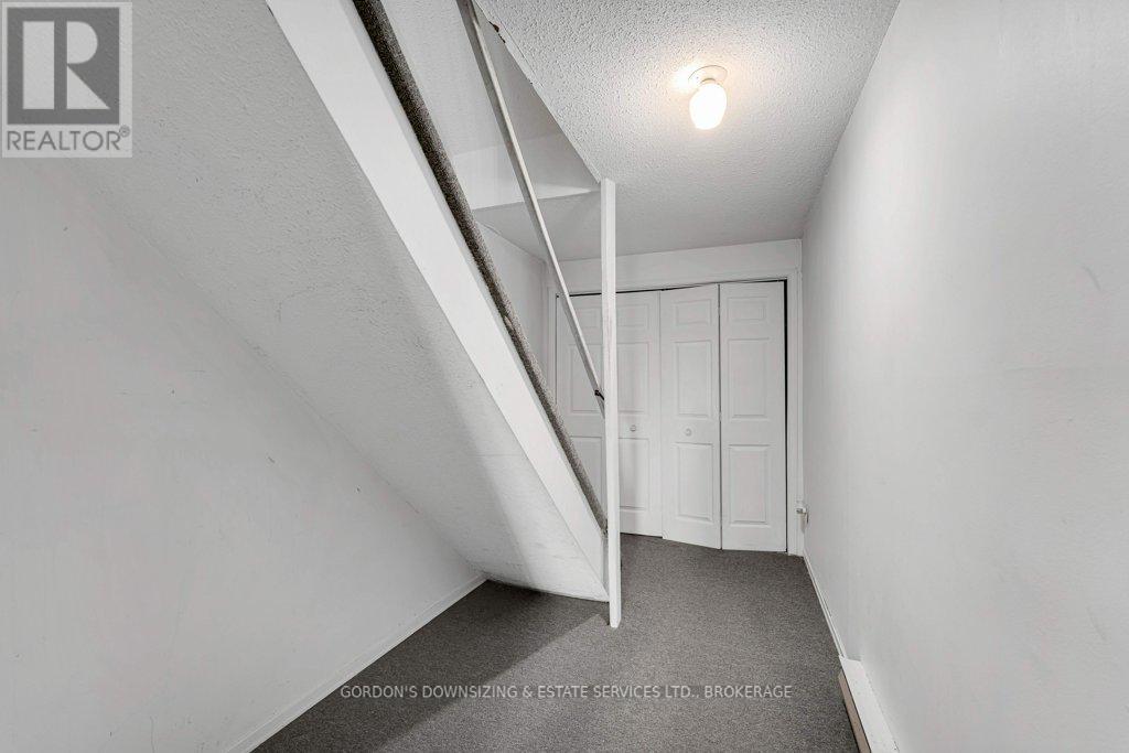 45 - 39 Coventry Crescent, Kingston (West Of Sir John A. Blvd), Ontario  K7M 7S8 - Photo 33 - X12490034