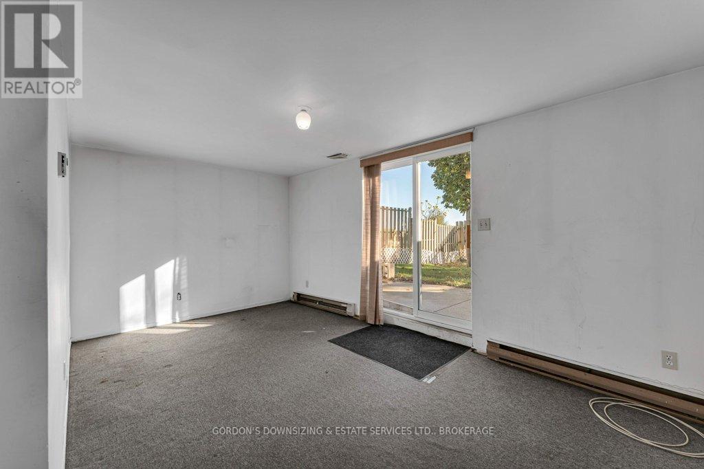 45 - 39 Coventry Crescent, Kingston (West Of Sir John A. Blvd), Ontario  K7M 7S8 - Photo 35 - X12490034