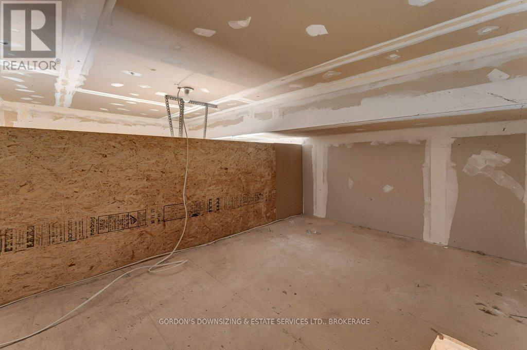 45 - 39 Coventry Crescent, Kingston (West Of Sir John A. Blvd), Ontario  K7M 7S8 - Photo 42 - X12490034