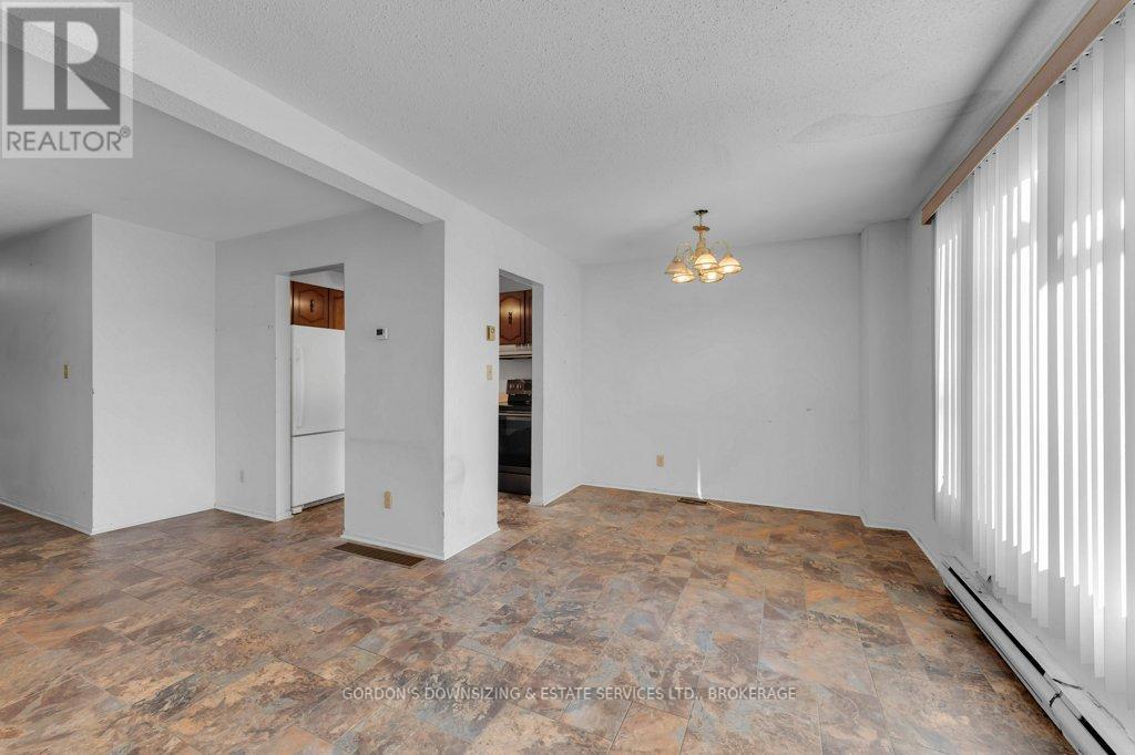 45 - 39 Coventry Crescent, Kingston (West Of Sir John A. Blvd), Ontario  K7M 7S8 - Photo 7 - X12490034