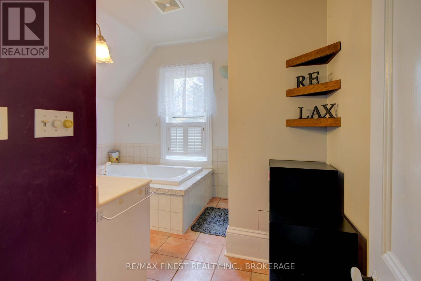 1128 Elizabeth Street, Frontenac (Frontenac Centre), Ontario  K0H 2P0 - Photo 28 - X12490234