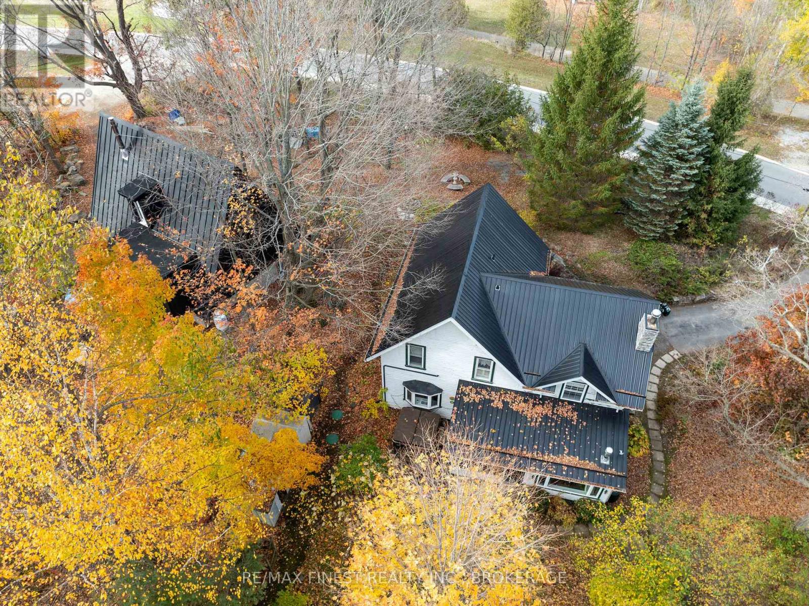 1128 Elizabeth Street, Frontenac (Frontenac Centre), Ontario  K0H 2P0 - Photo 38 - X12490234