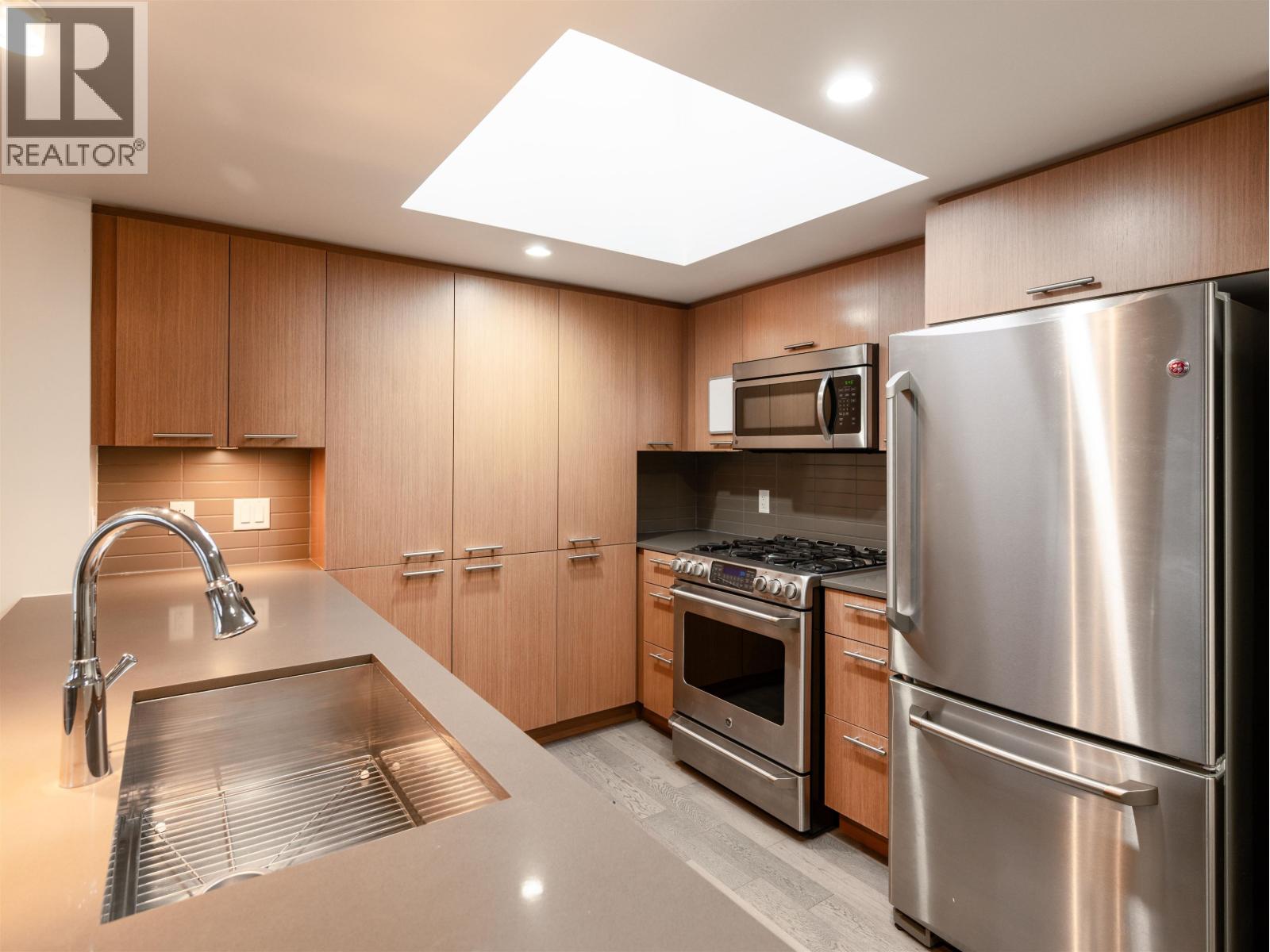 614 95 Moody Street, Port Moody, British Columbia  V3H 0H2 - Photo 2 - R3059130