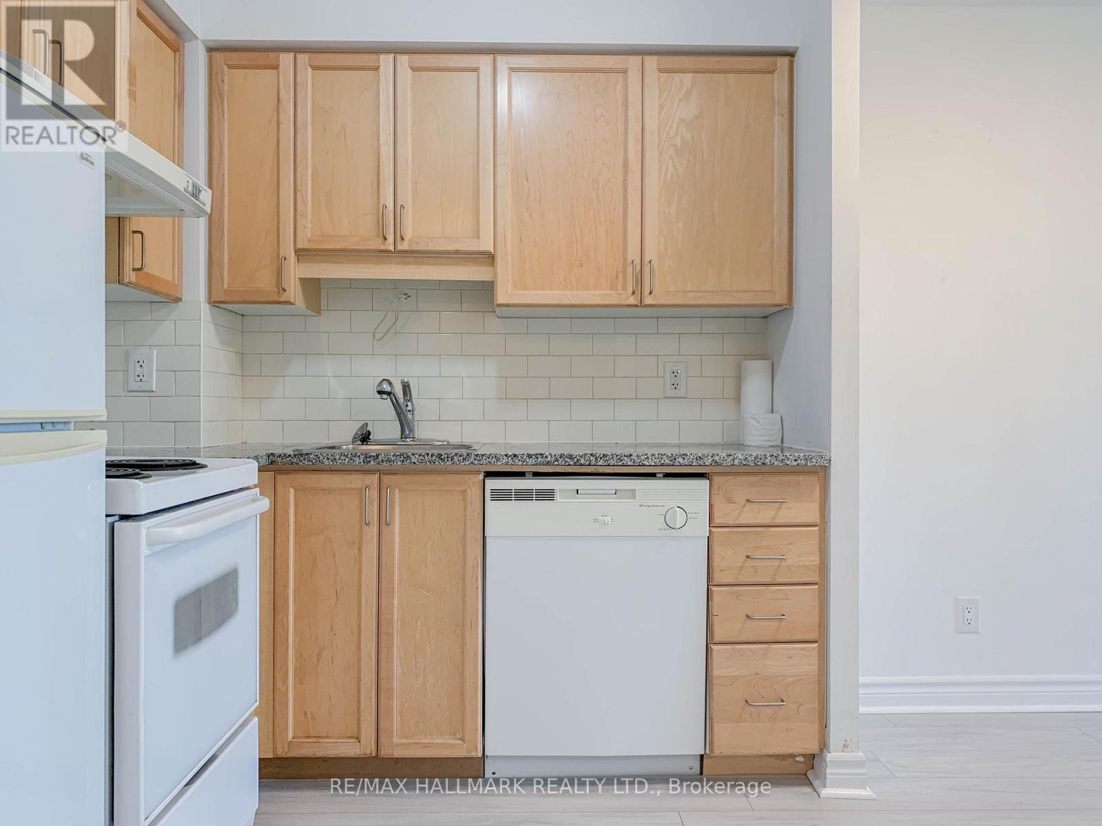 318 - 70 Town Centre Court, Toronto, Ontario  M1P 0B2 - Photo 2 - E12489732