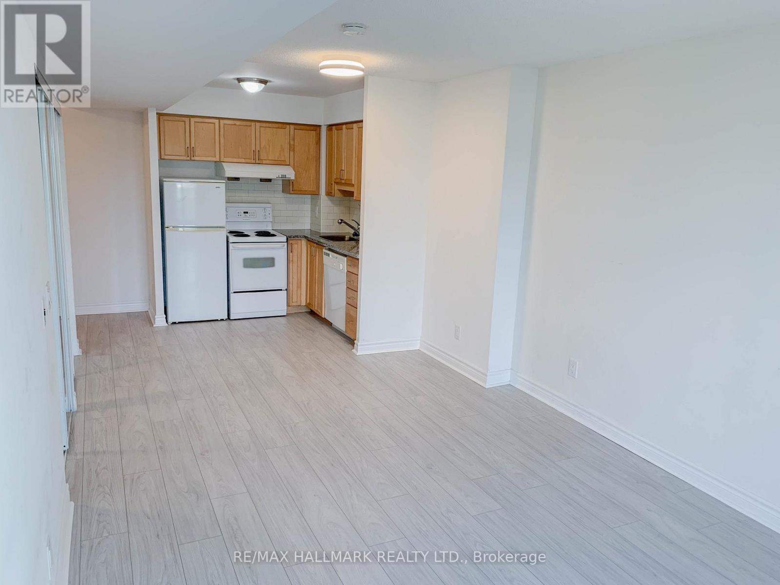 318 - 70 Town Centre Court, Toronto, Ontario  M1P 0B2 - Photo 5 - E12489732