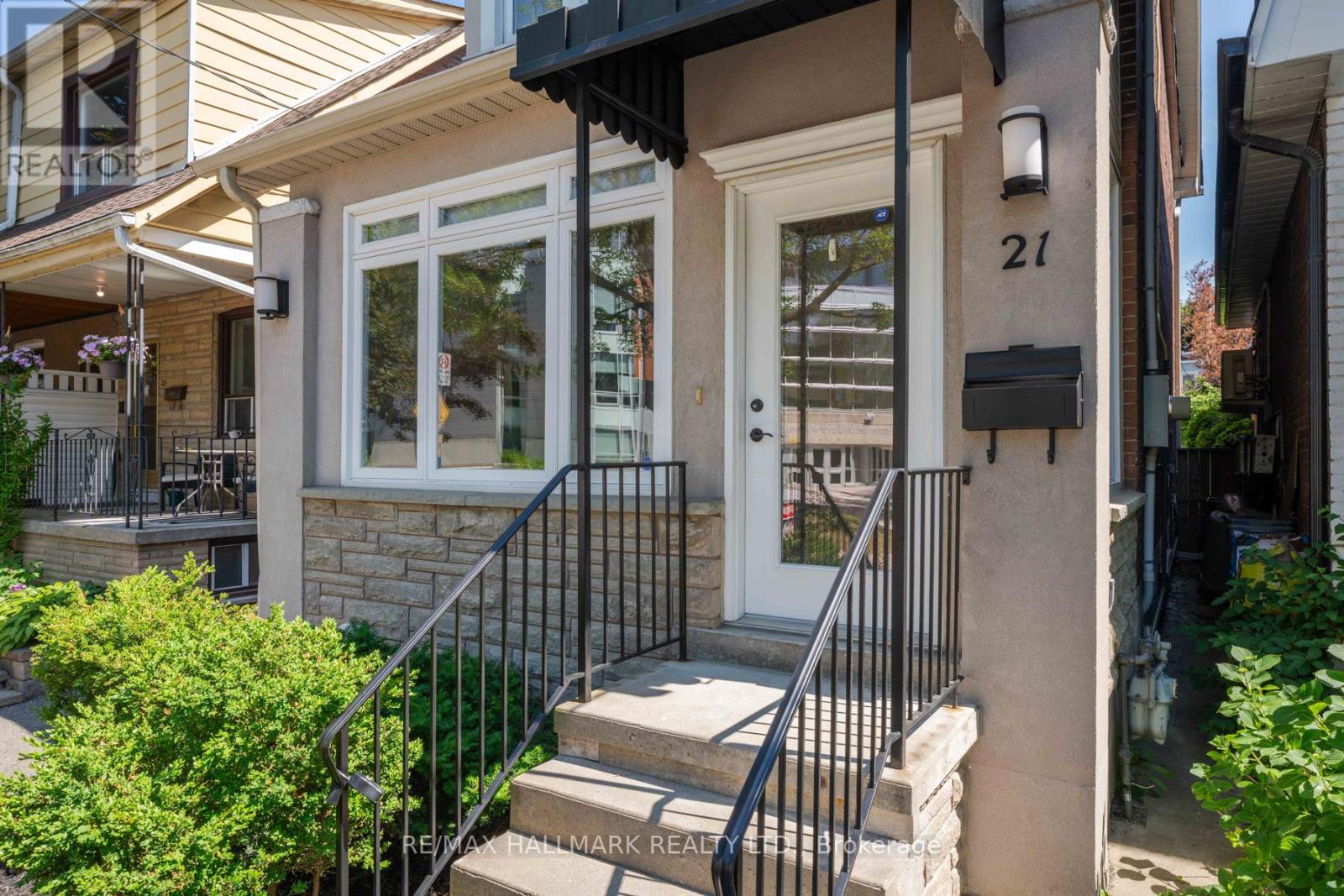 21 Mountjoy Avenue, Toronto, Ontario  M1J 1J4 - Photo 3 - E12489804