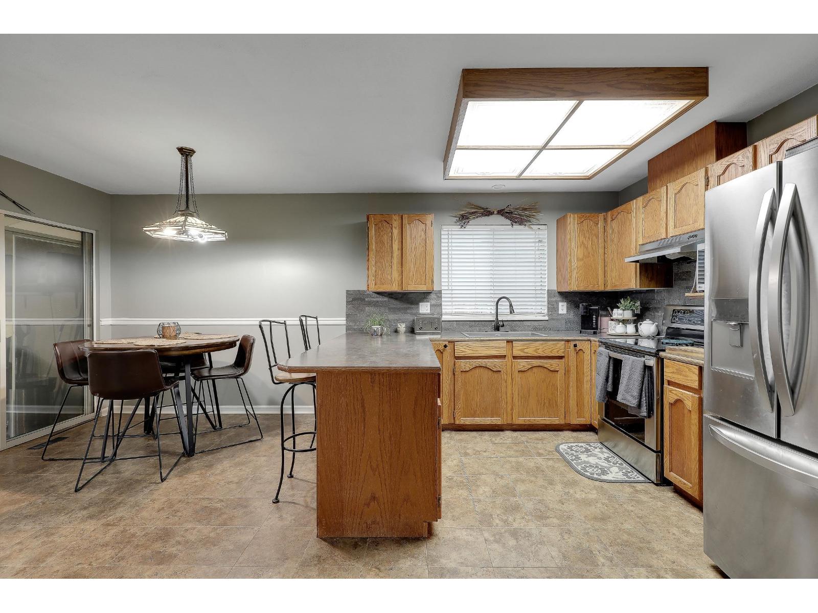 9667 151b Street, Surrey, British Columbia  V3R 9W7 - Photo 14 - R3062397