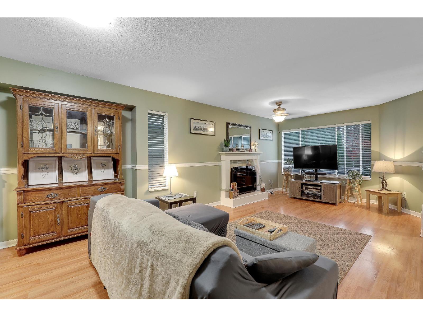 9667 151b Street, Surrey, British Columbia  V3R 9W7 - Photo 6 - R3062397