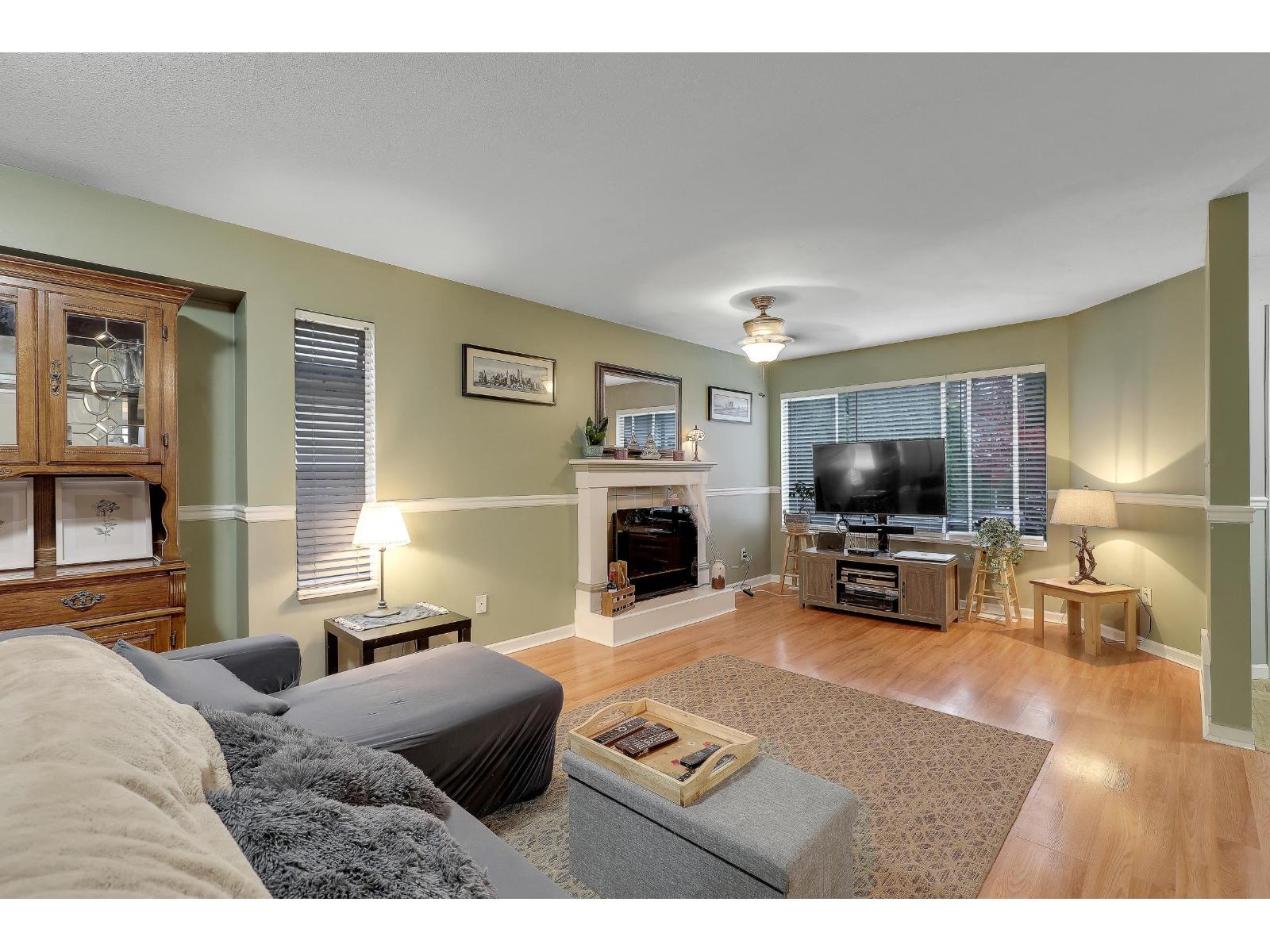 9667 151b Street, Surrey, British Columbia  V3R 9W7 - Photo 8 - R3062397