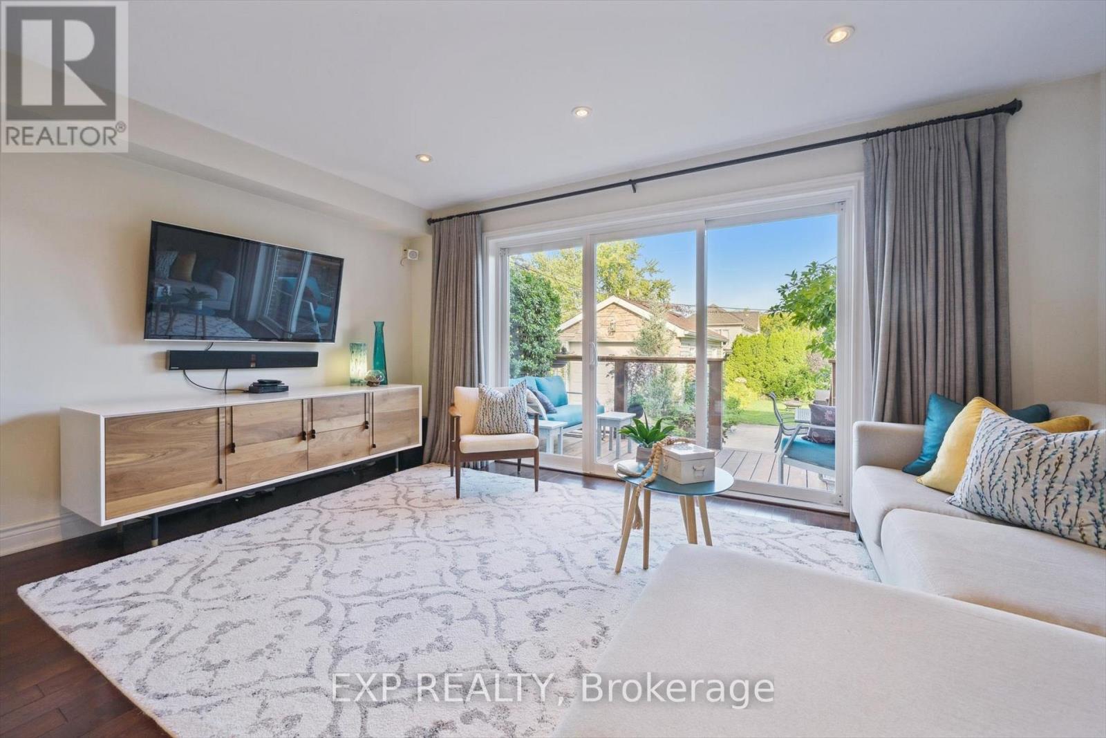 108 Barker Avenue, Toronto, Ontario  M4C 2N9 - Photo 8 - E12489940