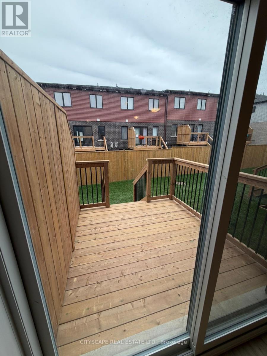 36 Oak Forest Common Crescent, Cambridge, Ontario  N1S 0G3 - Photo 11 - X12483516