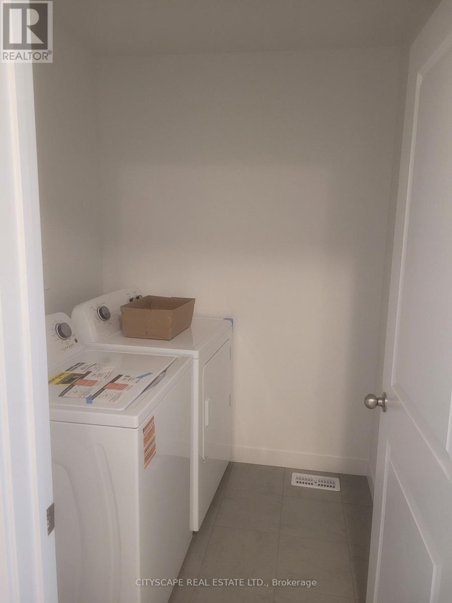 36 Oak Forest Common Crescent, Cambridge, Ontario  N1S 0G3 - Photo 9 - X12483516